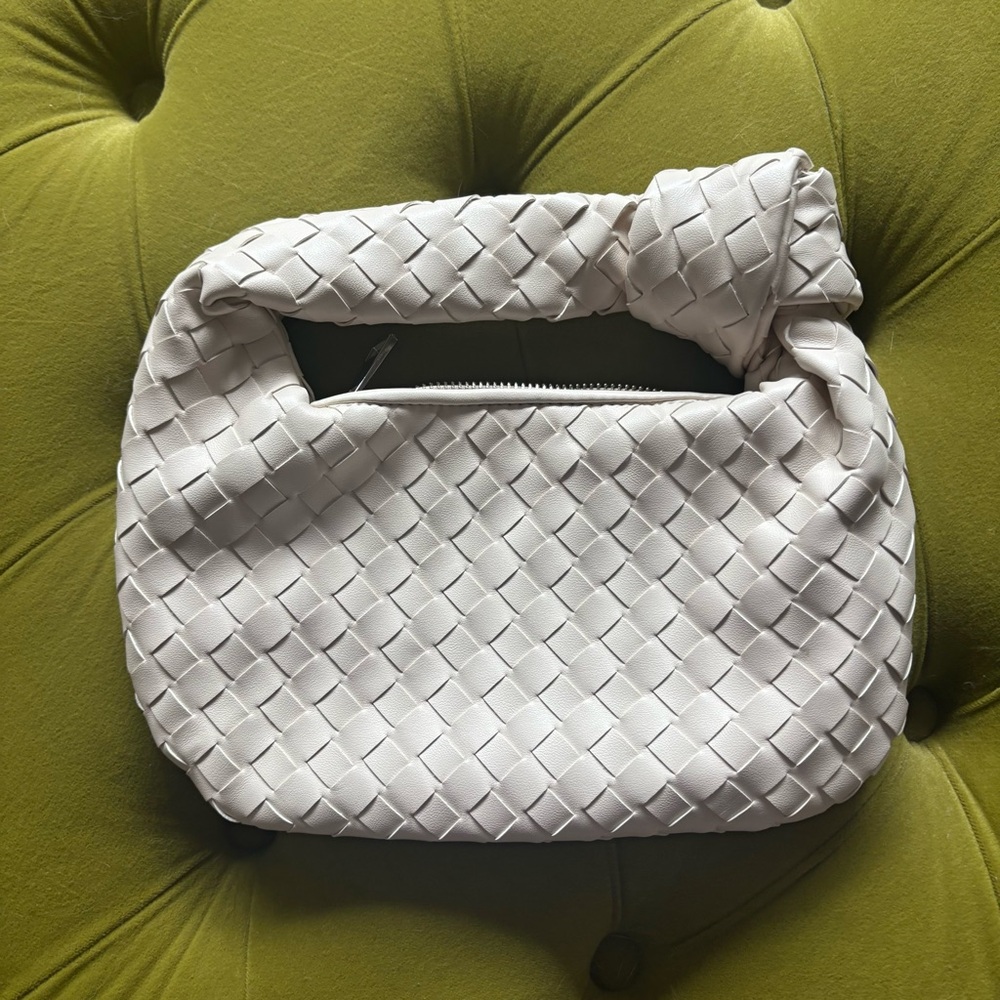 🤍Cream Woven Handbag